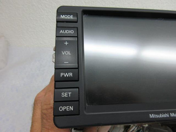 MITSUBISHI LANCER OUTLANDER 2009-2010 OEM NAVIGATION RADIO 7 ¨ SCREEN 8750A183