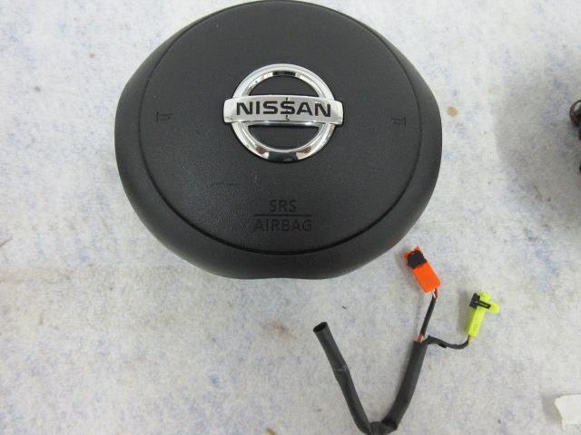 NISSAN VERSA NOTE SL 2012-2013-2014 OEM AIRBAG 2 PLUGS LEFT Steering wheel LEFT