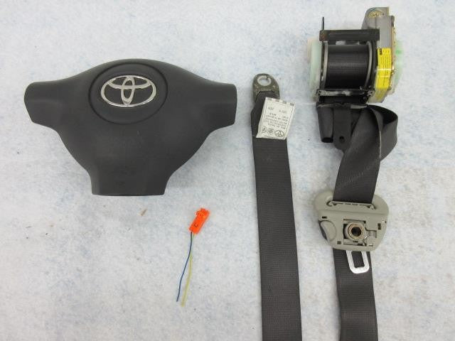 TOYOTA YARIS ECO VITZ  O 3 - O  5 BLACK DRIVER LEFT AIRBAG STEERING WHEEL BELT