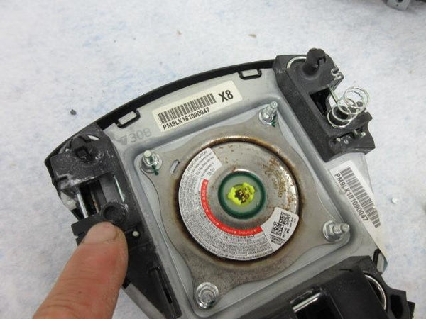 NISSAN VERSA MICRA 2016-2017-2018-2019 LEFT AIRBAG * METAL 1 PLUG Steering wheel