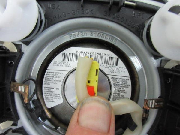 VOLKSWAGEN GOLF JETTA OEM LH DRIVER LEFT STEERING WHEEL AIRBAG 1KM 880 201 D 81U