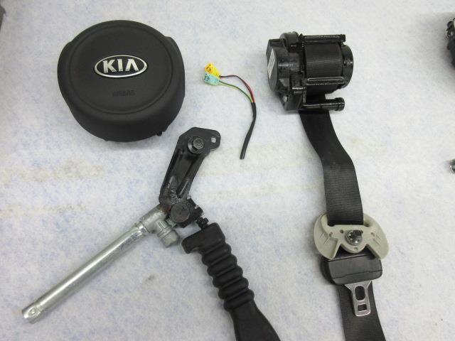 KIA SORENTO EX LX 2016-2017-2018 OEM driver steering wheel LEFT airbag SEAT BELT