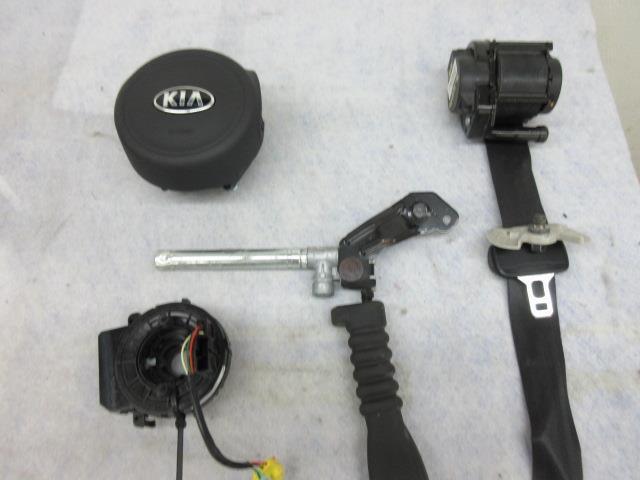 KIA SORENTO EX LX 2016-2017-2018 OEM driver steering wheel airbag SEAT BELT LEFT
