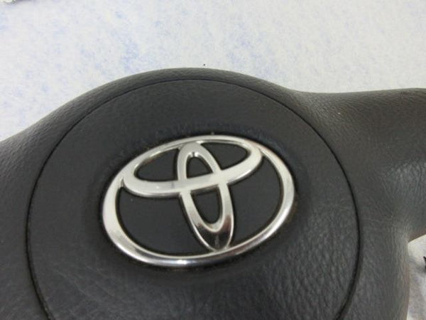 TOYOTA RAV-4 O 4 - O 5  OEM  ALREADY RECALLED  Airbag LEFT steering wheel DRIVER