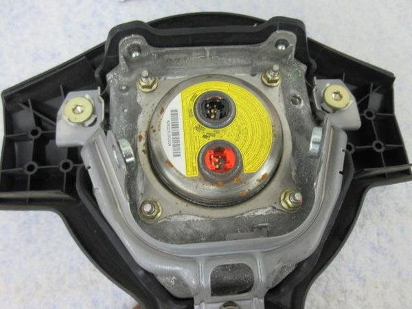 TOYOTA RAV-4 O 4 - O 5  OEM  ALREADY RECALLED  Airbag LEFT steering wheel DRIVER