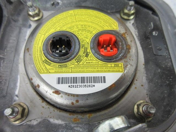 TOYOTA RAV-4 O 4 - O 5  OEM  ALREADY RECALLED  Airbag LEFT steering wheel DRIVER