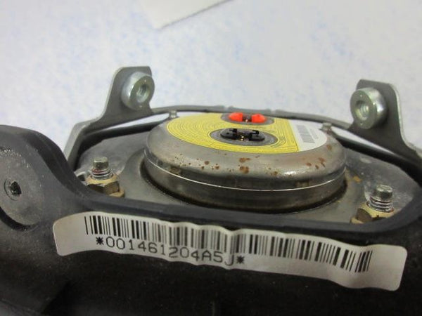 TOYOTA RAV-4 O 4 - O 5  OEM  ALREADY RECALLED  Airbag LEFT steering wheel DRIVER