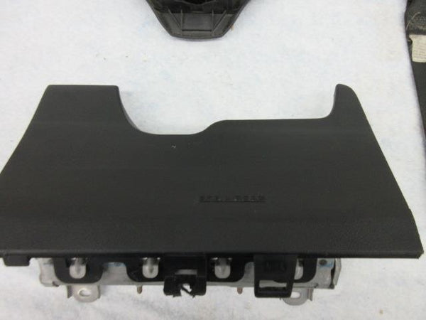 Toyota Yaris 2013-2014-2015-2016-2017-2018 LEFT Airbag steering wheel KNEE OEM L