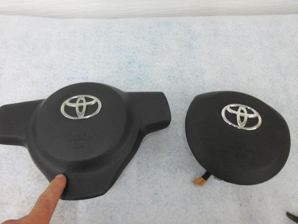 Toyota Yaris 2013-2014-2015-2016-2017-2018 LEFT Airbag steering wheel KNEE OEM L
