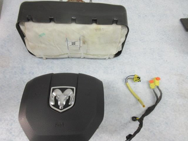 DODGE RAM OLD BODY CLASSIC 2019-21-2020-2022-2023-2024 KIT Airbag steering WHEEL