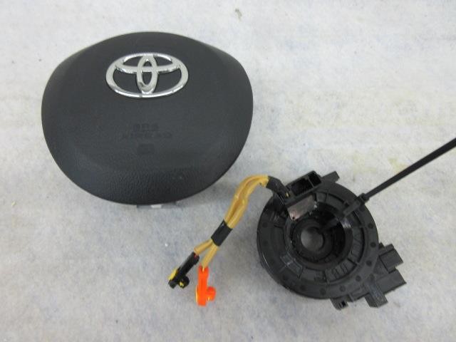 Toyota Yaris 2013-2014-2015-2016-2017-2018 LEFT OEM Airbag ROUND steering wheel