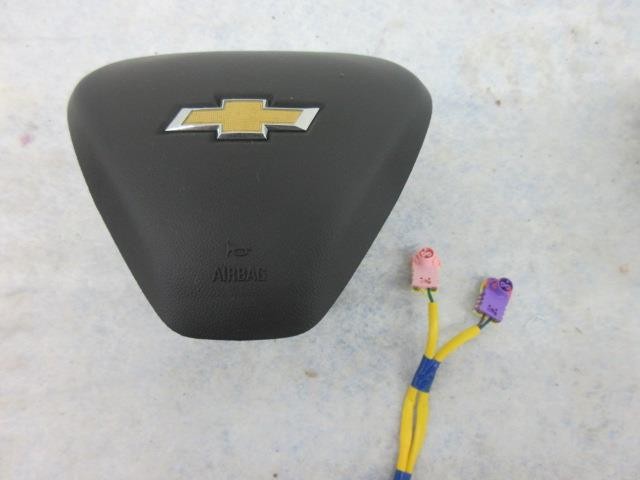 CHEVROLET EQUINOX 2018-2019-2020-2021-2023-2022-2024 STEERING WHEEL LEFT airbag