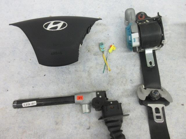Hyundai Elantra GT HATCHBACK ONLY 2011-2017 OEM LEFT Airbag steering wheel BELT