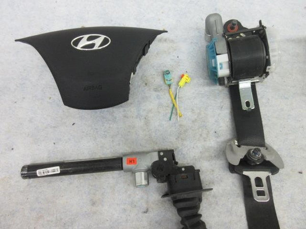 Hyundai Elantra GT HATCHBACK ONLY 2011-2017 OEM LEFT Airbag steering wheel BELT
