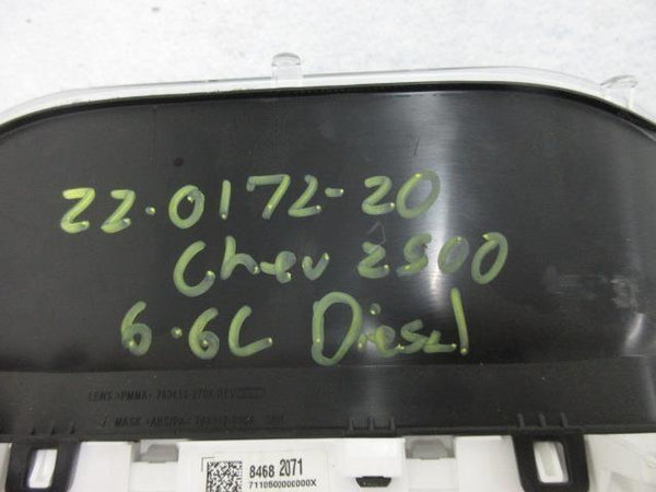 GMC SIERRA 2500 DIESEL 2020 OEM CLUSTER  ? KM  METRIC 6.6 L SCREEN 3 ¨ 84682071