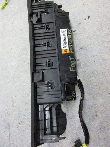 CHEVROLET  VOLT 2011-2012-I 3 -2014-2015 OEM PASSENGER RIGHT KNEE RH Airbag