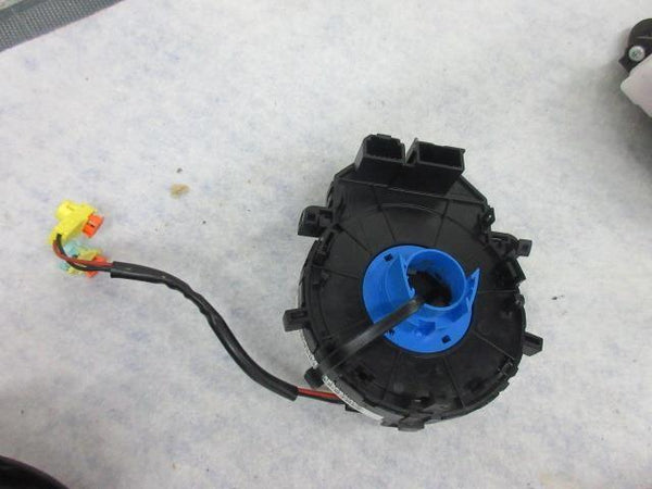 KIA SOUL EV EX 2014-2015-2016-2017-2018-2019 LEFT OEM STEERING wheel Airbag BELT