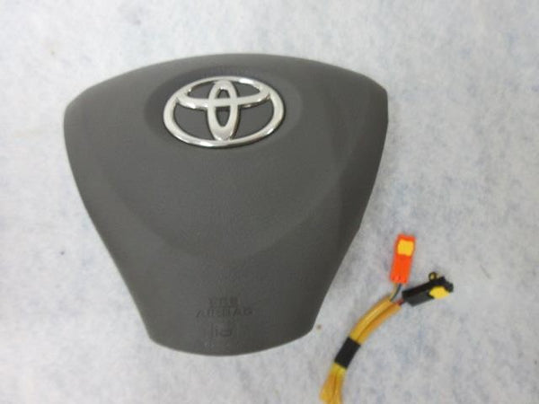 TOYOTA COROLLA LGT GRAY W/RADIO O 9 - I  O L MATRIX AIRBAG STEERING WHEEL L LEFT