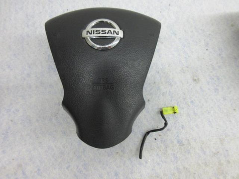 NISSAN VERSA SV 2016-2018-2017-2019 airbag LEFT 1 PLUG  LH Steering wheel DRIVER