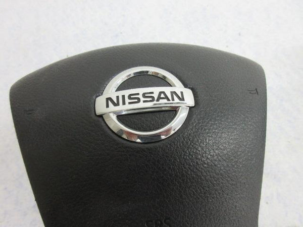 NISSAN VERSA SV 2016-2018-2017-2019 airbag LEFT 1 PLUG  LH Steering wheel DRIVER