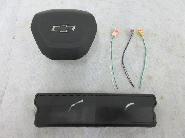 CHEVROLET TRAX RS LT 2024-2025 OEM DRIVER STEERING WHEEL LEFT KNEE AIRBAG LH