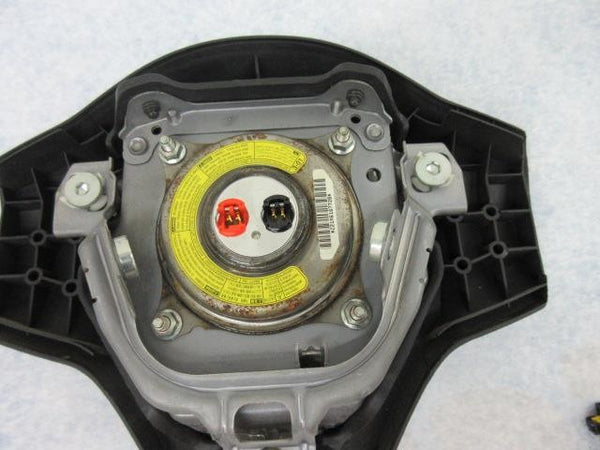 TOYOTA YARIS HATCHBACK SEDAN O 6 - I  I  DRIVER LEFT AIRBAG STEERING WHEEL BELT