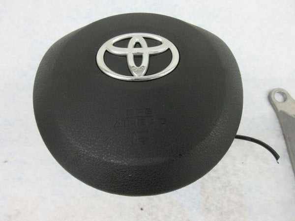 Toyota Yaris 2013-2014-2015-2016-2017-2018 Airbag steering wheel WITH RADIO LEFT