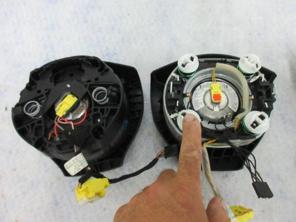VOLKSWAGEN JETTA OEM DRIVER STEERING WHEEL  LEFT AIRBAG 1KM 880 201 F 81U