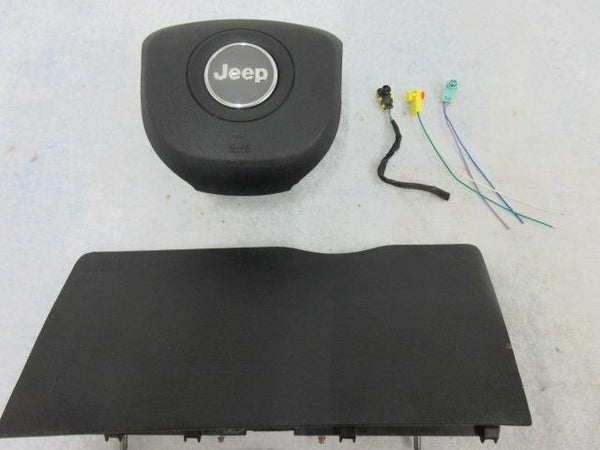 GRAND CHEROKEE 2019-2020-2021 OEM DRIVER STEERING WHEEL KNEE AIRBAG BLACK LEFT L