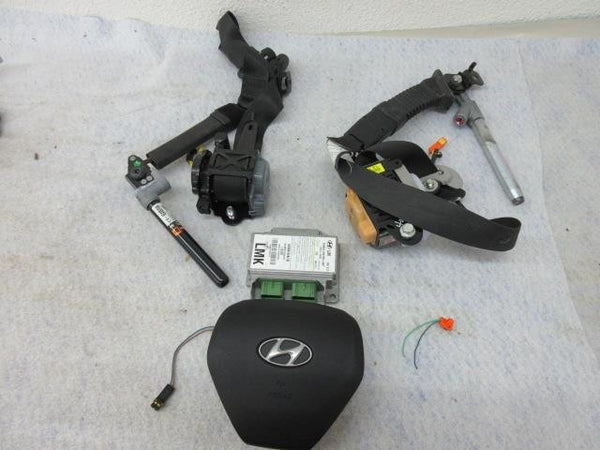 HYUNDAI TUCSON GL GLS 2011-2013-2012-2014-2015 BLACK left airbag WHEEL W 2 BELTs