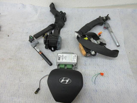 HYUNDAI TUCSON GL GLS 2011-2013-2012-2014-2015 BLACK left airbag WHEEL W 2 BELTs