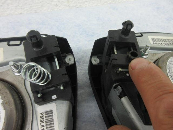 NISSAN NV 200 NV200 TRIANGLE 2014-2024 steering wheel 2 PLUGS LEFT Driver AIRBAG