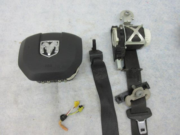 DODGE RAM CREW CAB * OLD BODY CLASSIC * 2019-2024 Airbag steering WHEEL LH LEFT