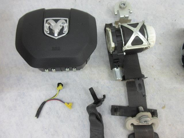 DODGE RAM CREW CAB * OLD BODY CLASSIC * 2019-2024 Airbag steering WHEEL LH LEFT