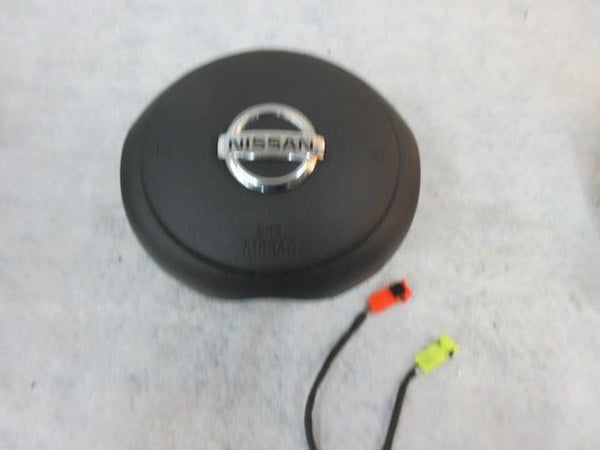 NISSAN NV 200 NV200 ROUND 2014-2024 Driver LEFT AIRBAG OEM 2 PLUG steering wheel