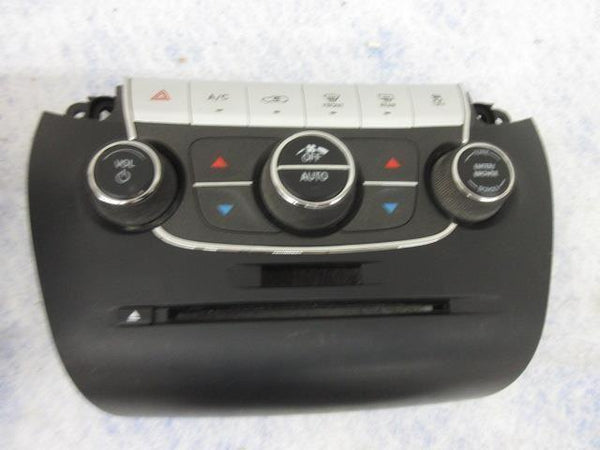 DODGE R/T JOURNEY 2012-2013-2014-15-2017-2016-2018 OEM SCREEN 8.4 RADIO UCONNECT