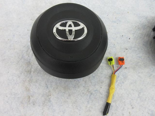 Toyota Yaris 2019-2020-2021-2022-2023-2024-2025-2026 LEFT Airbag steering wheel