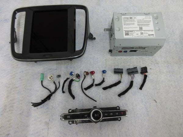 VOLVO XC40 2019-2020-2021 OEM RADIO RECEIVER NAVIGATION 9 ¨ SCREEN 31682851 AA