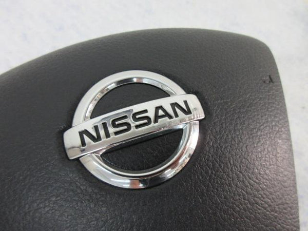 NISSAN VERSA SV 2016-2018-2017-2019 airbag LEFT Steering wheel  DRIVER SEAT BELT