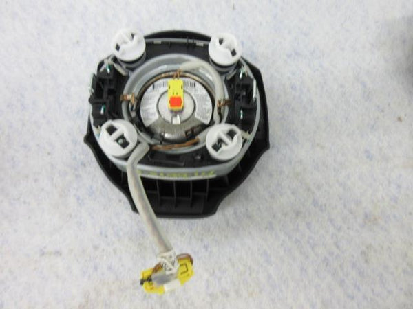 VOLKSWAGEN GOLF JETTA  OEM DRIVER  LEFT STEERING WHEEL AIRBAG 1KM 880 201 D 81U
