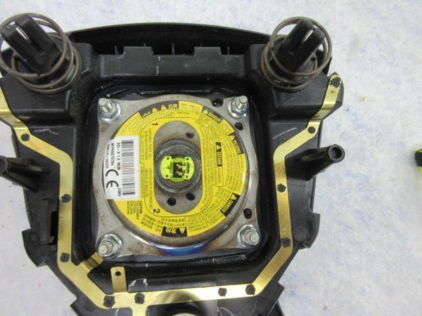 NISSAN VERSA NOTE 2016-2018-2017-2019 airbag LEFT 1 PLUG Steering wheel DRIVER