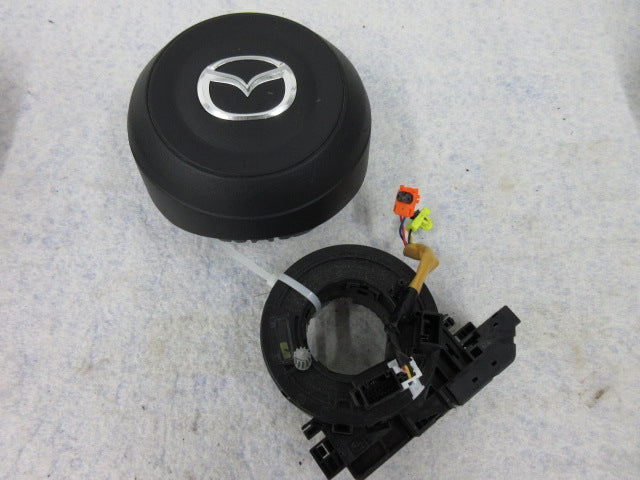 MAZDA 3 MAZDA3 CX-3 2018-2019 OEM DRIVER STEERING LEFT Airbag LOGO 100% CLOCK SP