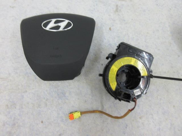 HYUNDAI ACCENT GS hatchback 2012-2013-2014 OEM Airbag left driver steering black