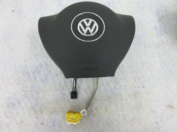 VOLKSWAGEN JETTA OEM DRIVER LEFT STEERING WHEEL AIRBAG 1KM 880 201 B 81U